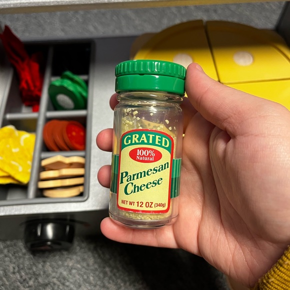 Melissa & Doug Top & Bake Pizza Counter - Picture 7 of 9